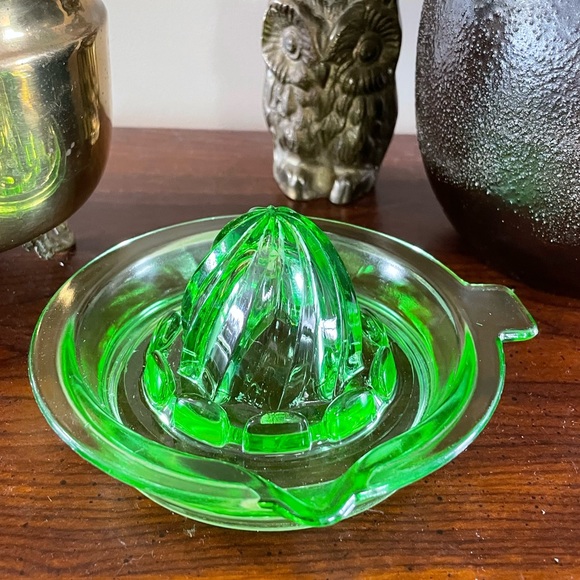 SOLD Vintage Depression Glass Juicer - Picture 1 of 4